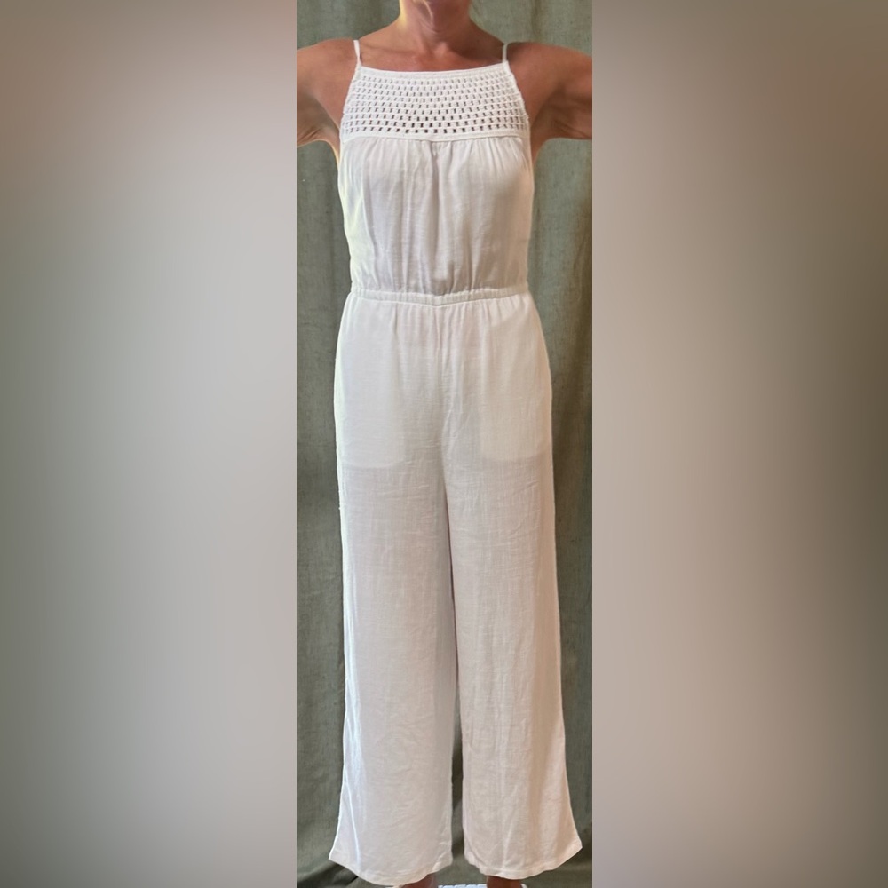 LOVE TREE•White Linen Blend Romper•Small